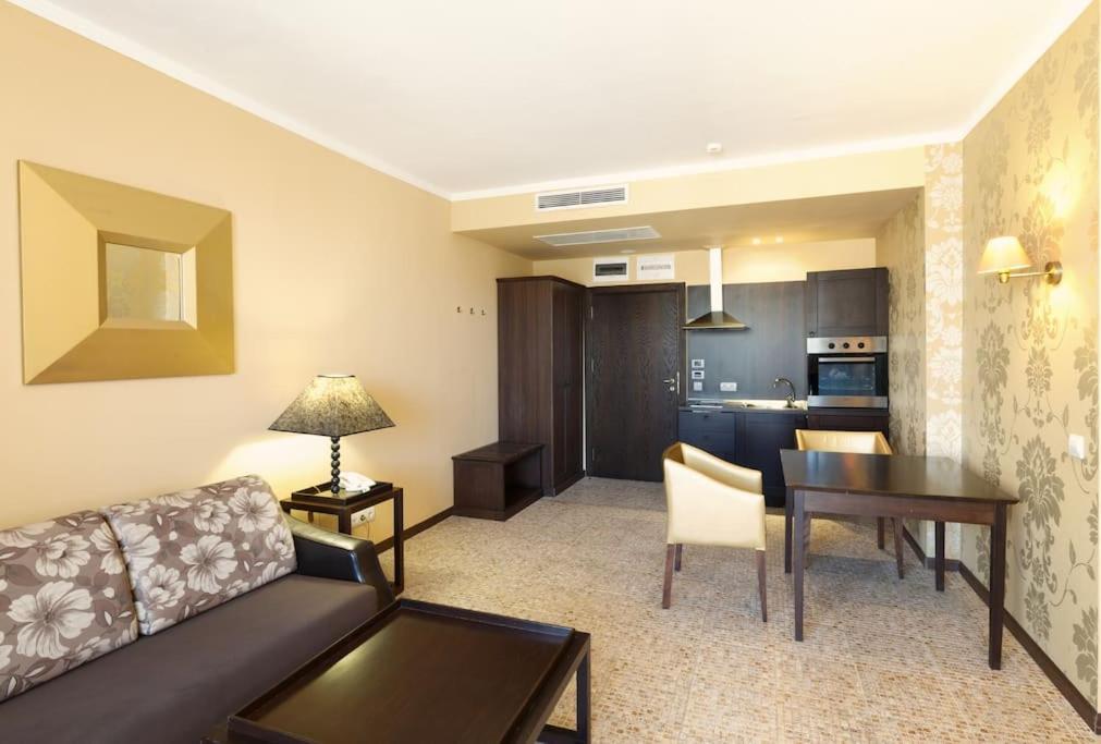 Royal Beach Apartment Barcello B Sunny Beach Eksteriør billede